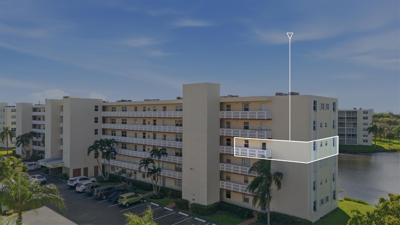 MEADOWBROOK LAKE - Residential