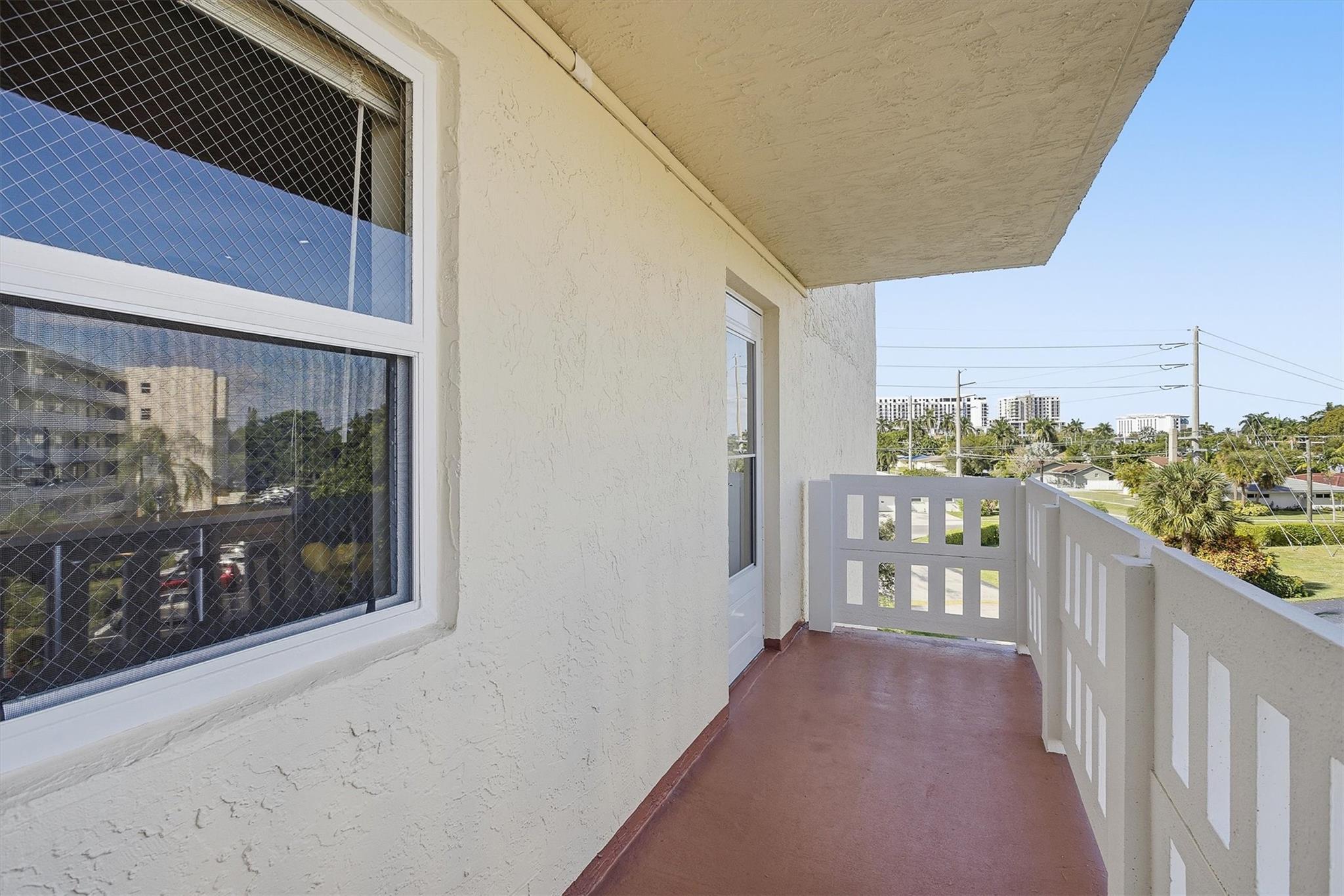 MEADOWBROOK LAKE - Residential