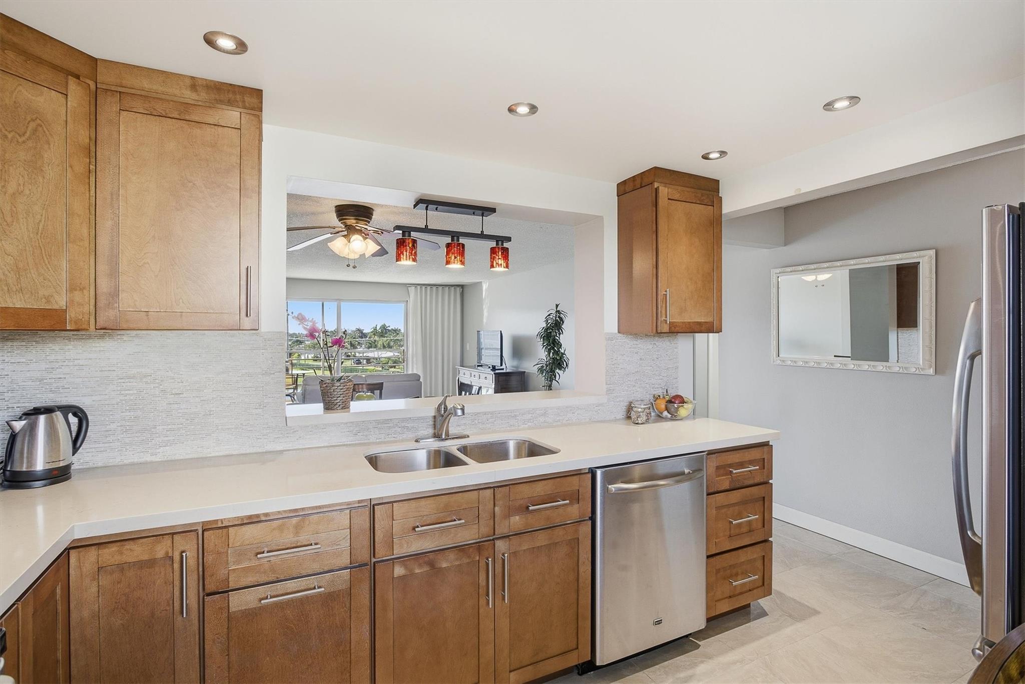 MEADOWBROOK LAKE - Residential