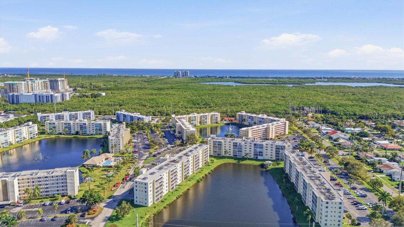 MEADOWBROOK LAKE - Residential