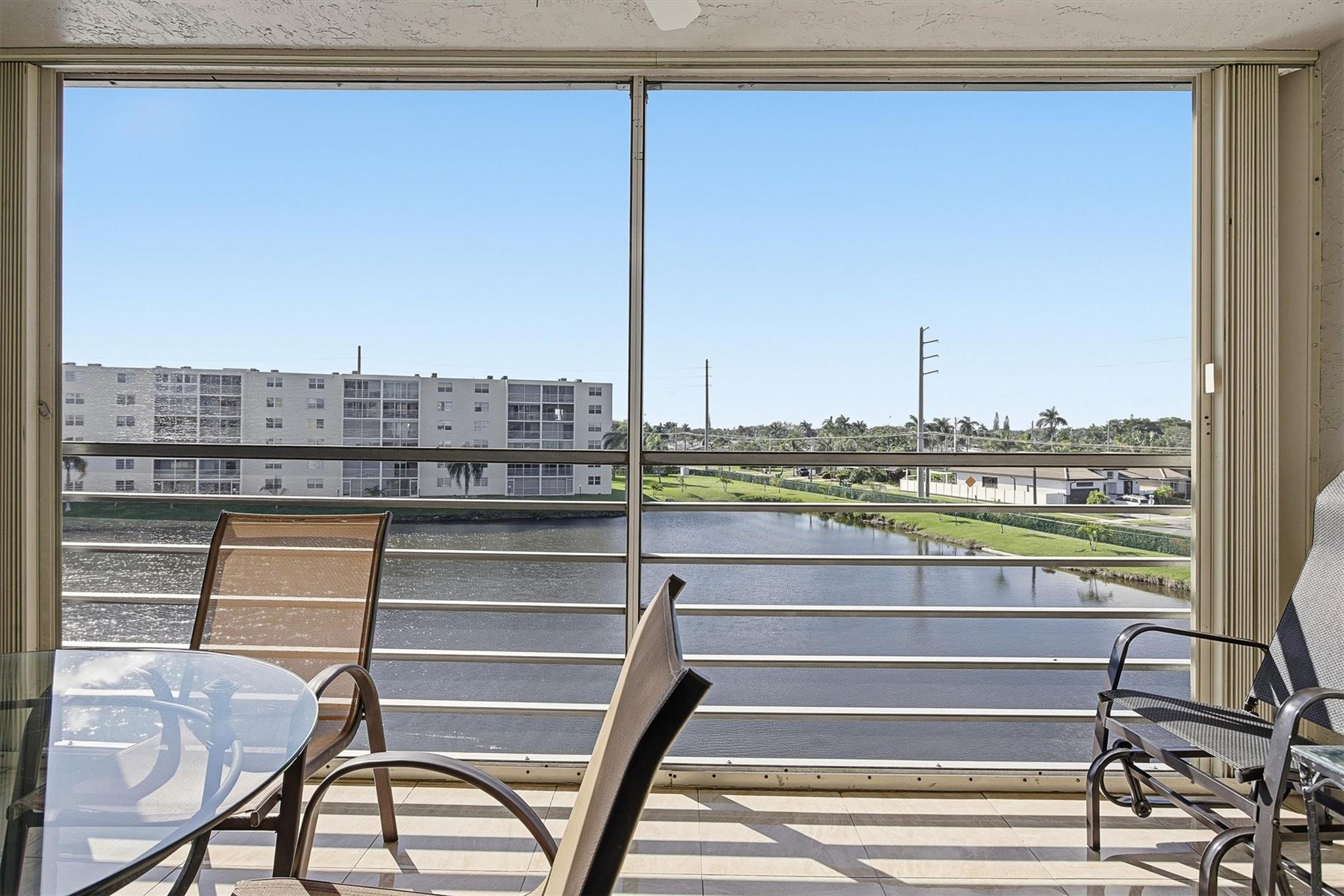 MEADOWBROOK LAKE - Residential