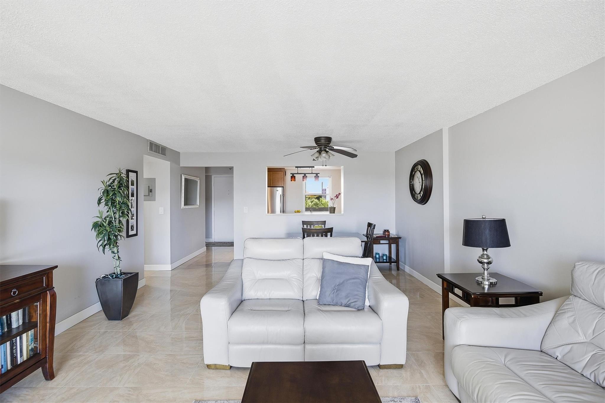 MEADOWBROOK LAKE - Residential