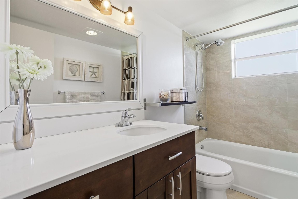 MEADOWBROOK LAKE - Residential