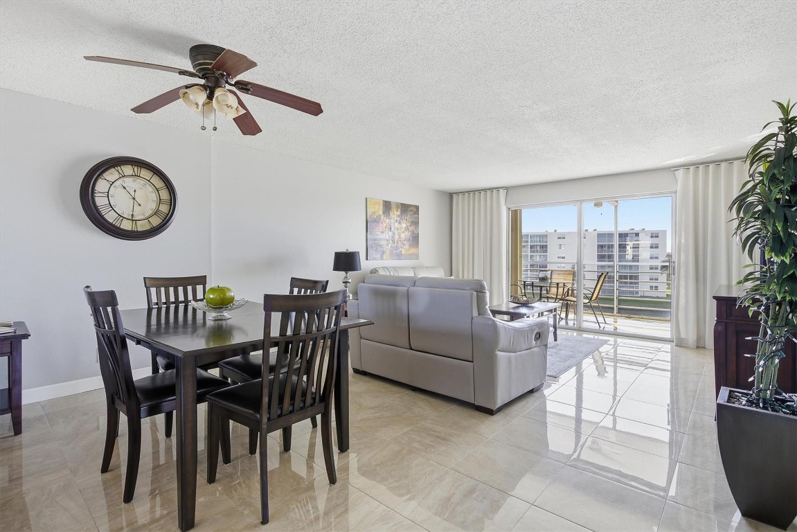 MEADOWBROOK LAKE - Residential