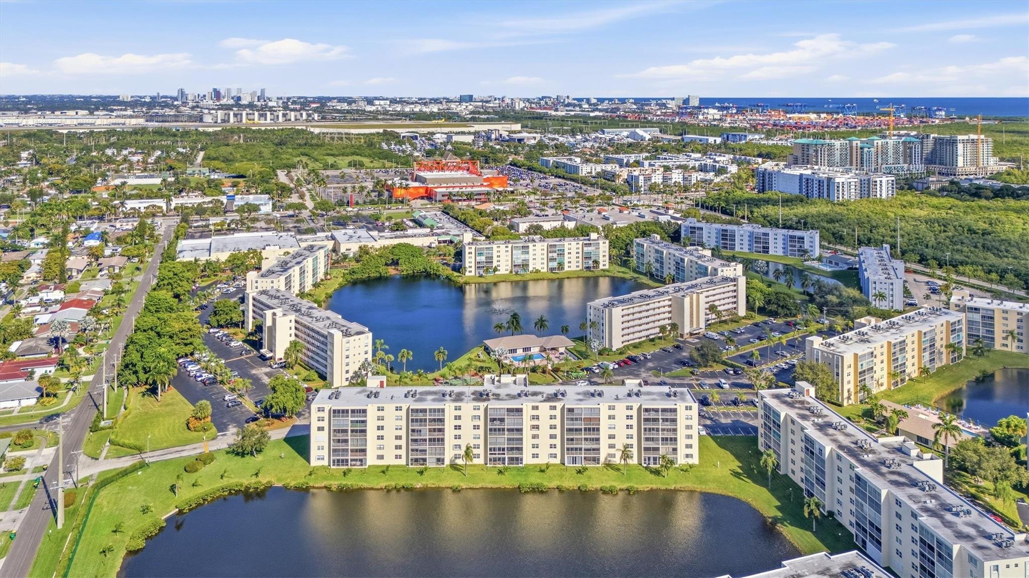 MEADOWBROOK LAKE - Residential