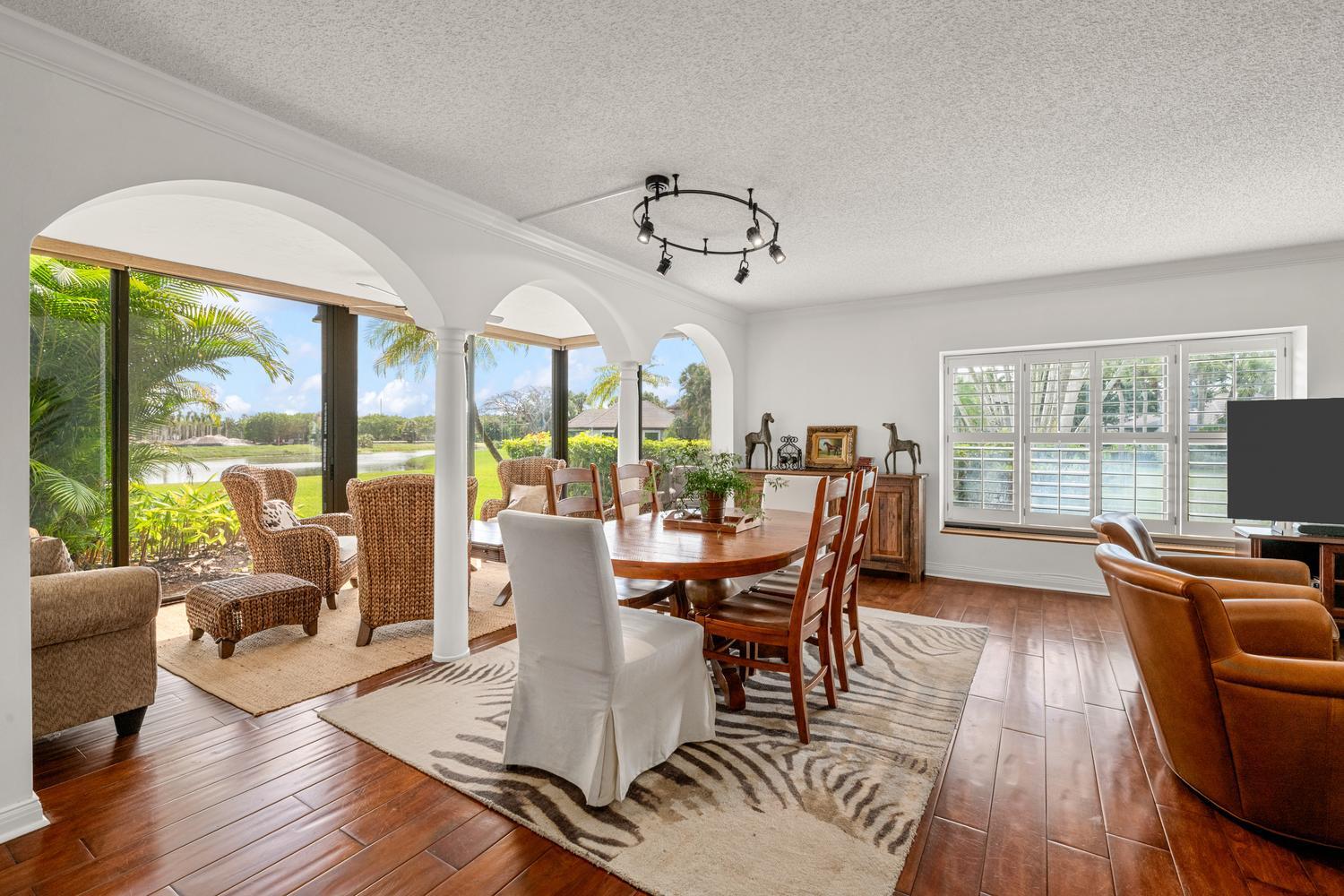 MEADOW BROOK CONDO - Residential