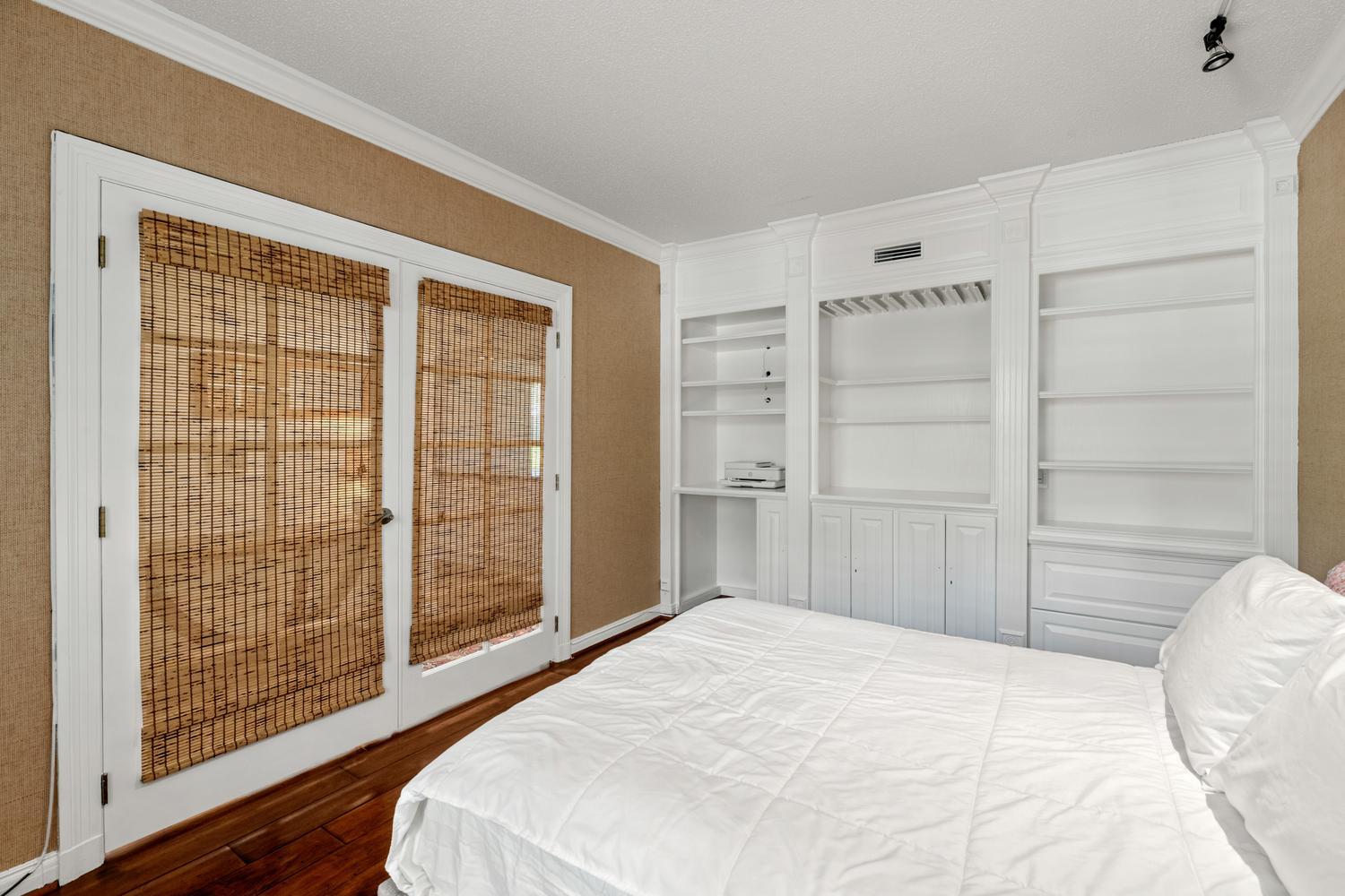 MEADOW BROOK CONDO - Residential