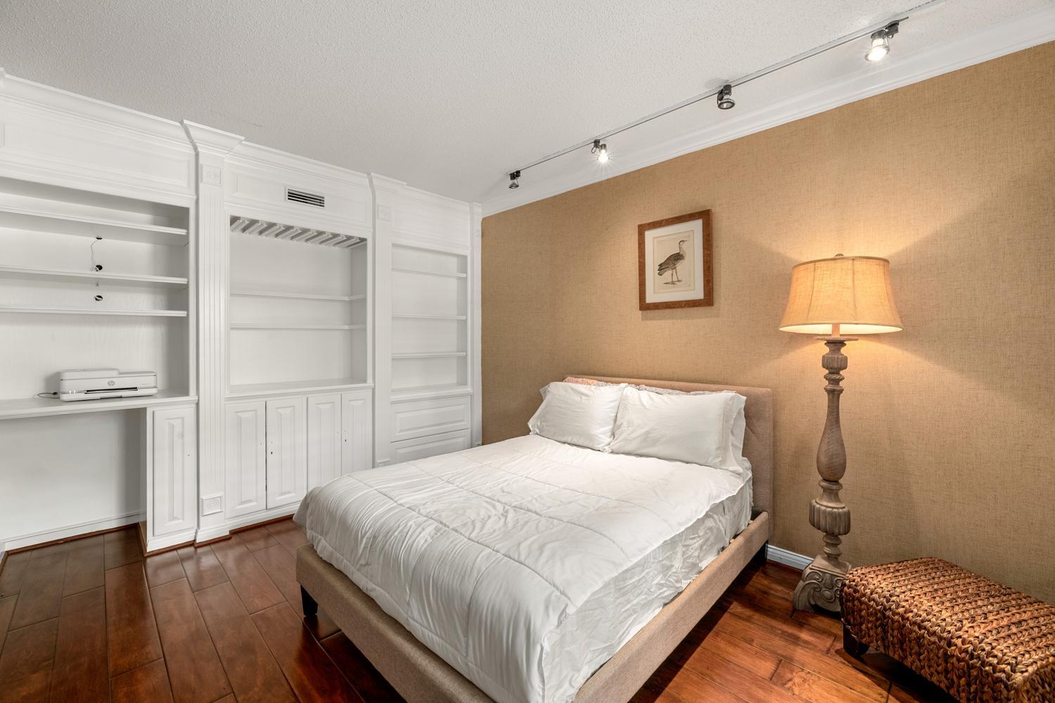 MEADOW BROOK CONDO - Residential