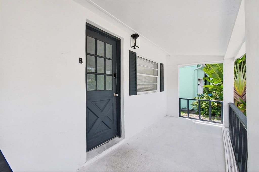 Photo of 506 N Broadway #B, Lantana, FL 33462 (MLS # R11121700)