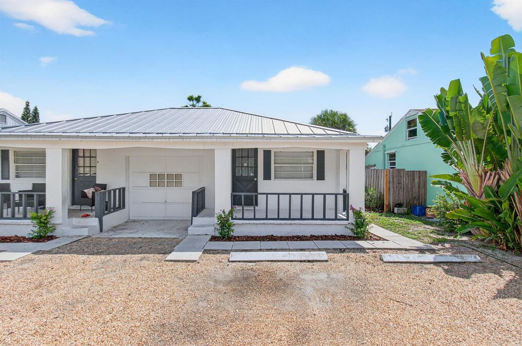 Photo of 506 N Broadway #B, Lantana, FL 33462 (MLS # R11121700)