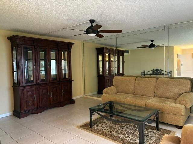 837 Normandy R, Delray Beach, FL, 33484/$130,000 2 837 Normandy R