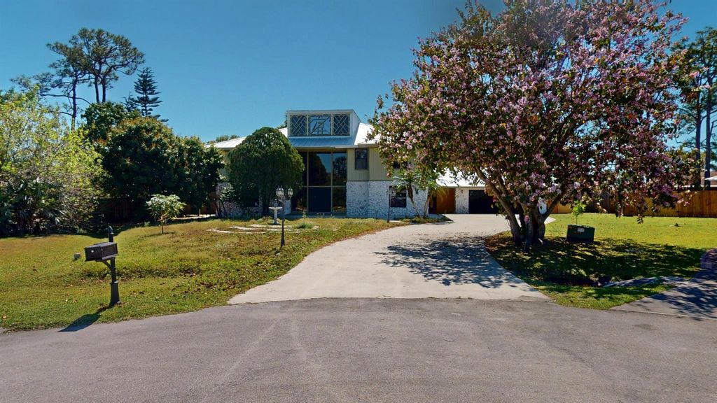 Photo of 798 SE River Court, Port Saint Lucie, FL 34983 (MLS # R11073346)