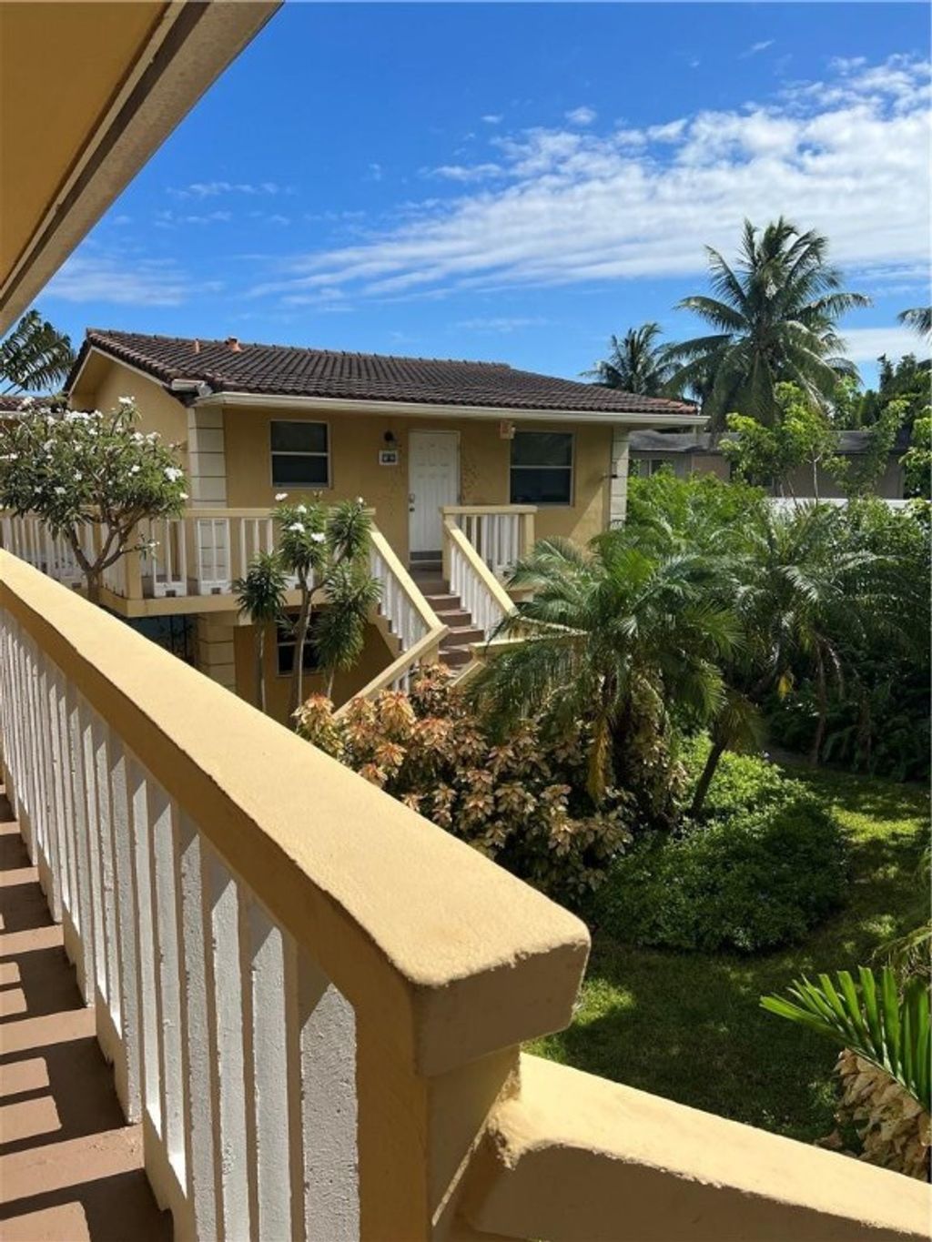 Photo of 811 NE 14th Place #3, Fort Lauderdale, FL 33304 (MLS # F10535207)