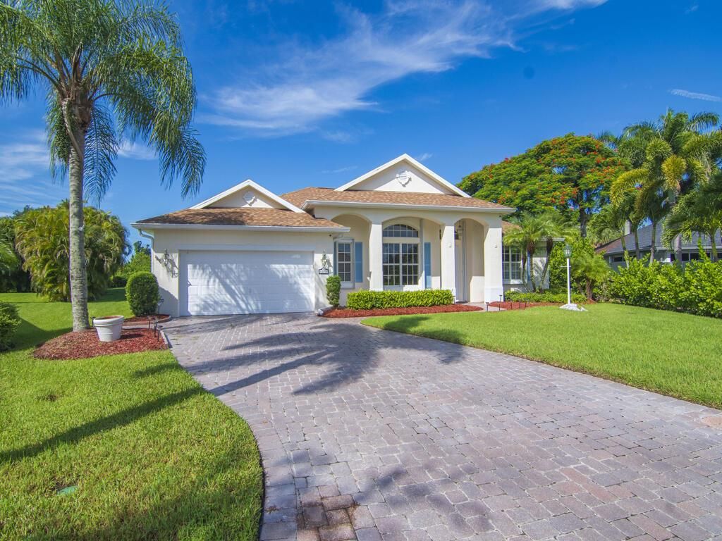 Photo of 305 Bourdeaux Drive SW, Vero Beach, FL 32968 (MLS # R11127213)