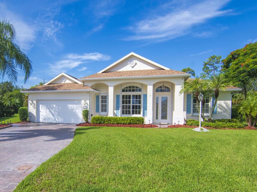 Photo of 305 Bourdeaux Drive SW, Vero Beach, FL 32968 (MLS # R11127213)