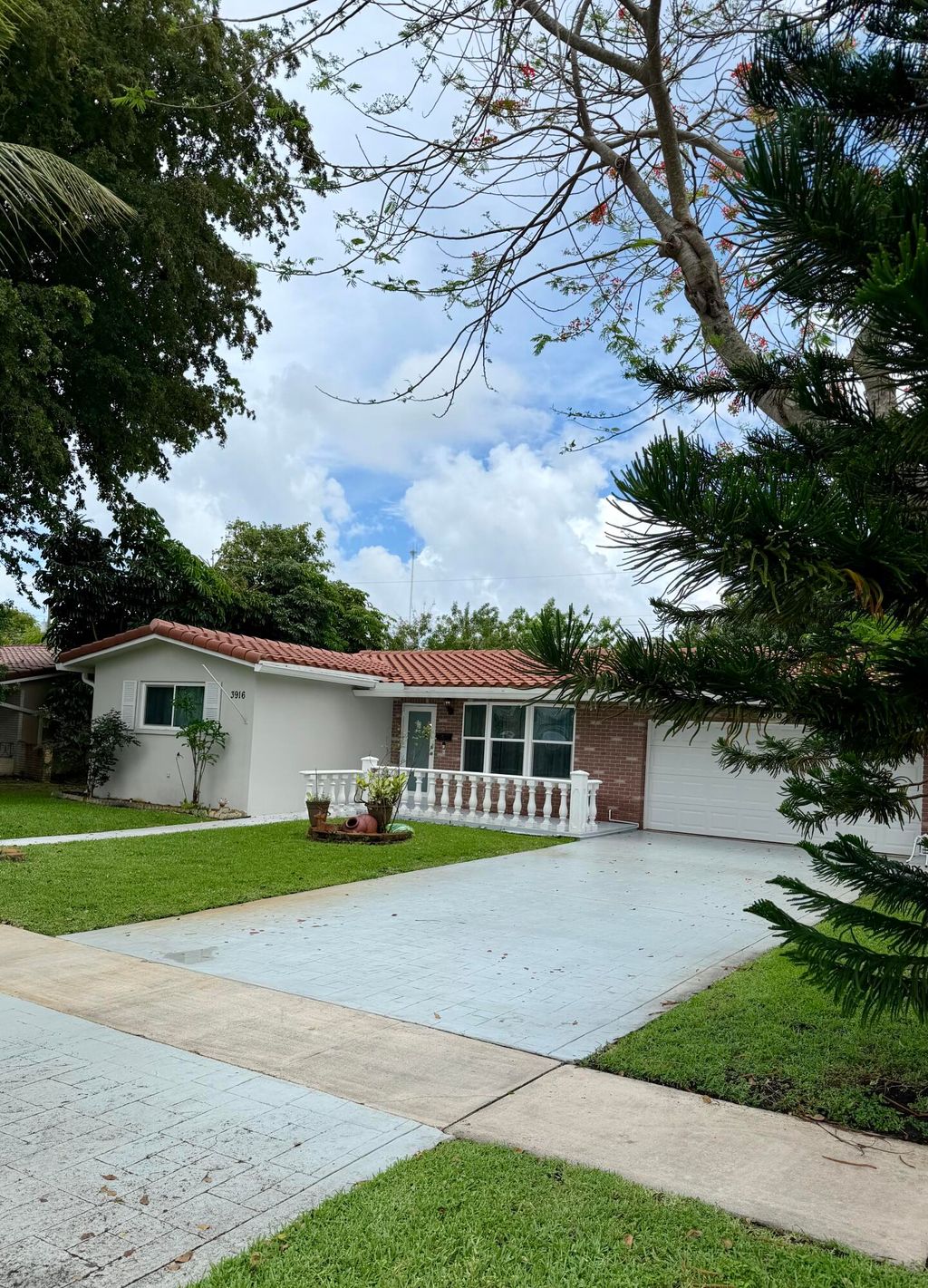 Photo of 3916 Adams Street, Hollywood, FL 33021 (MLS # B26030448)