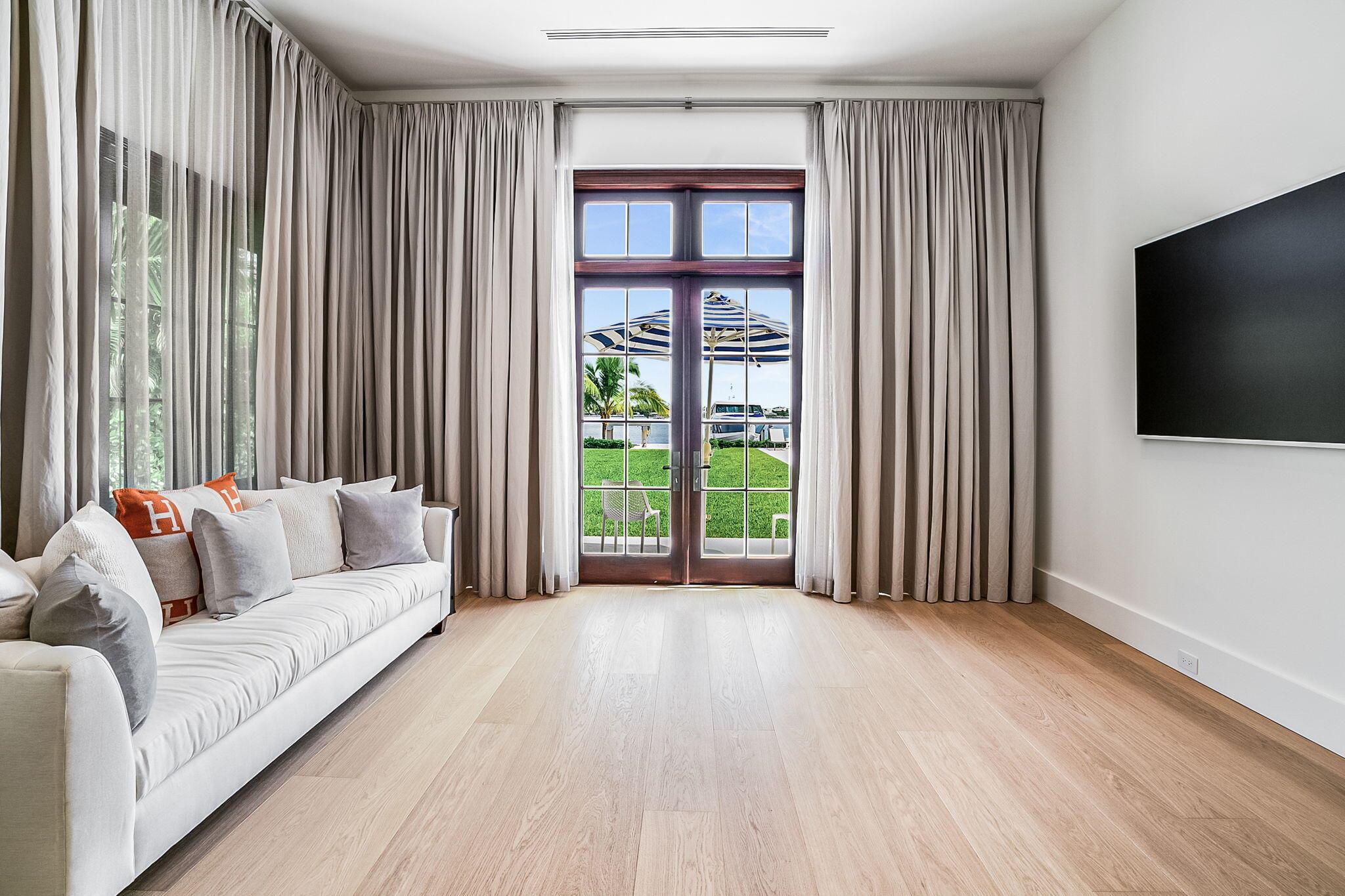 NORTH SHORE TERRACE 2 - Residential
