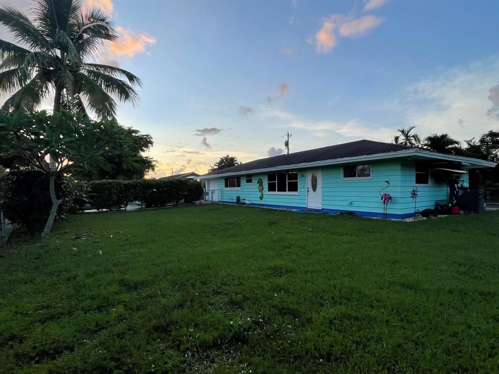 Photo of 9240 Fashion Place Pl, Lake Worth Beach, FL 33467 (MLS # R10745351)