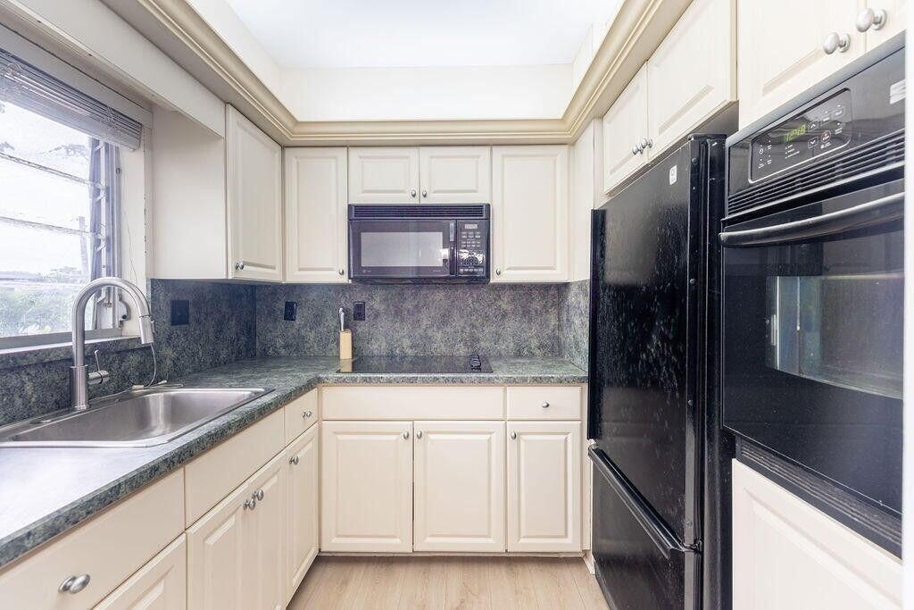 BEEKMAN CONDO - Residential