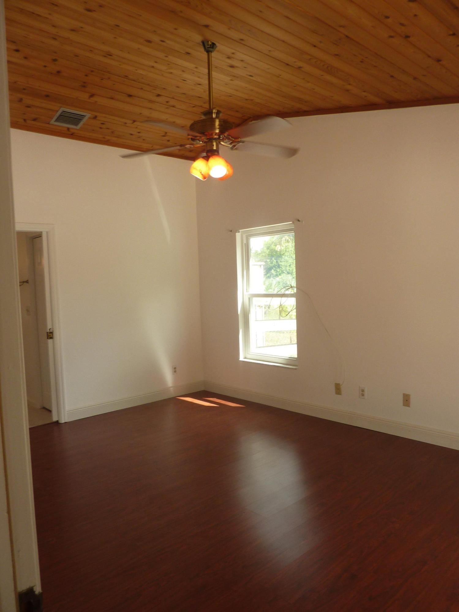 ACREAGE & UNREC - Residential Lease