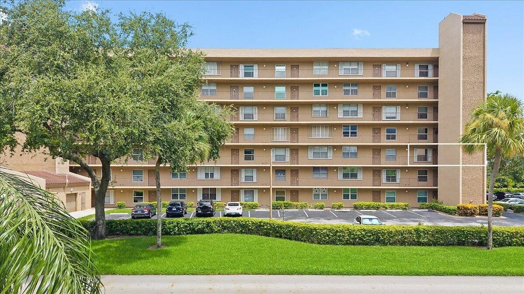 Photo of 4570 NW 18TH Avenue #310, Deerfield Beach, FL 33064 (MLS # B26069383)