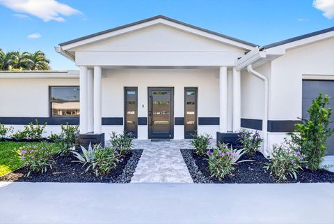 Tiny photo for 1410 Beta Court N, Lake Clarke Shores, FL 33406 (MLS # R11159869)