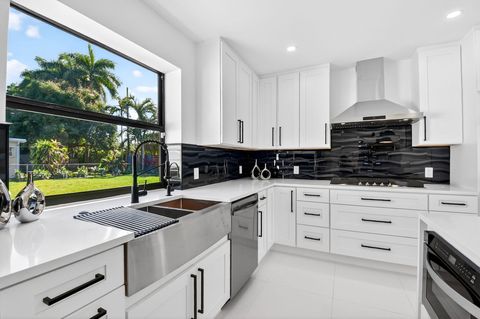 Tiny photo for 1410 Beta Court N, Lake Clarke Shores, FL 33406 (MLS # R11159869)