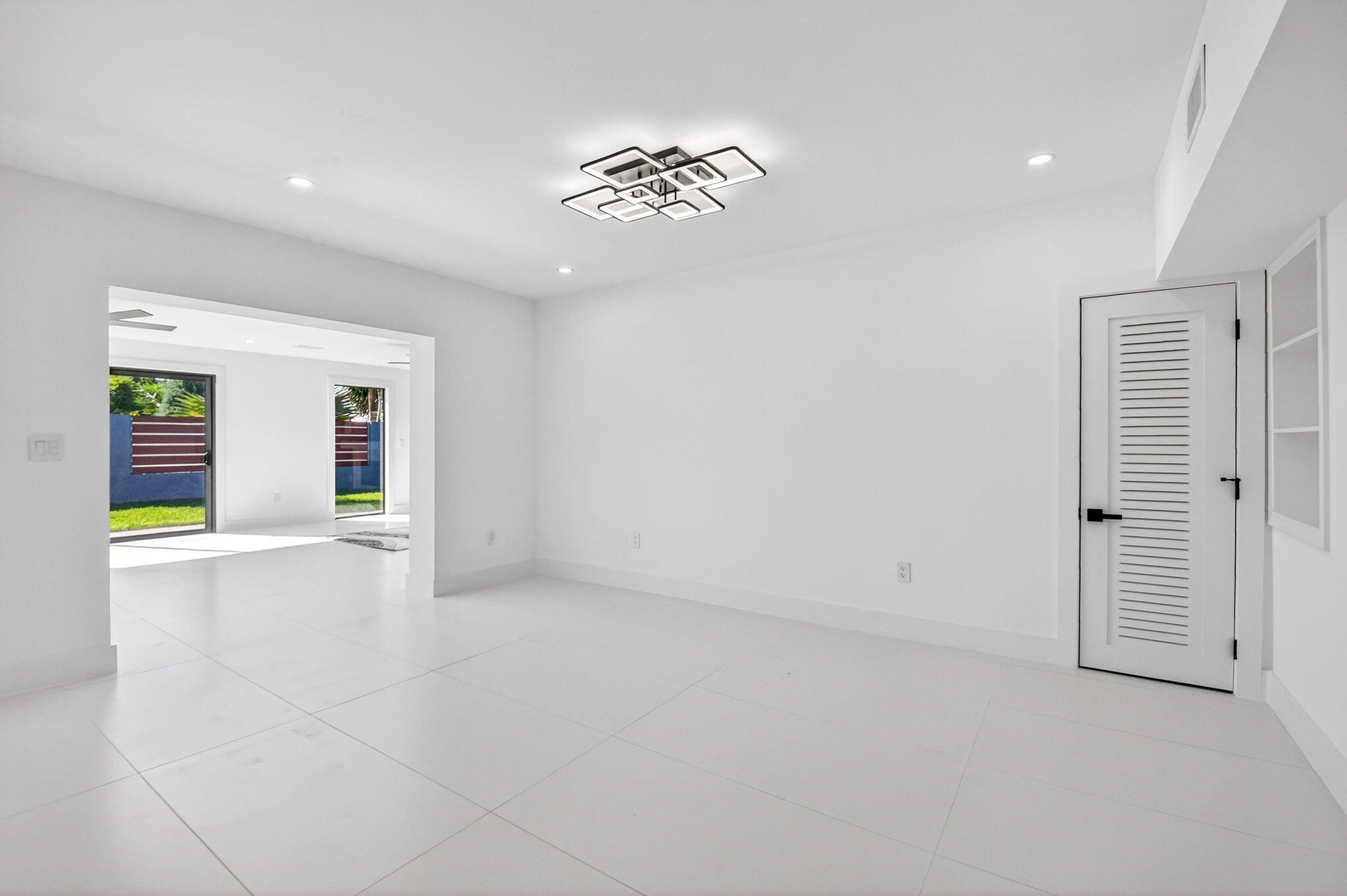 LAKE CLARKE ISLE 2 - Residential