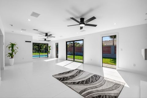 Tiny photo for 1410 Beta Court N, Lake Clarke Shores, FL 33406 (MLS # R11159869)