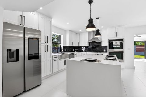 Tiny photo for 1410 Beta Court N, Lake Clarke Shores, FL 33406 (MLS # R11159869)