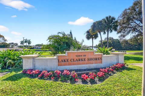 Tiny photo for 1410 Beta Court N, Lake Clarke Shores, FL 33406 (MLS # R11159869)