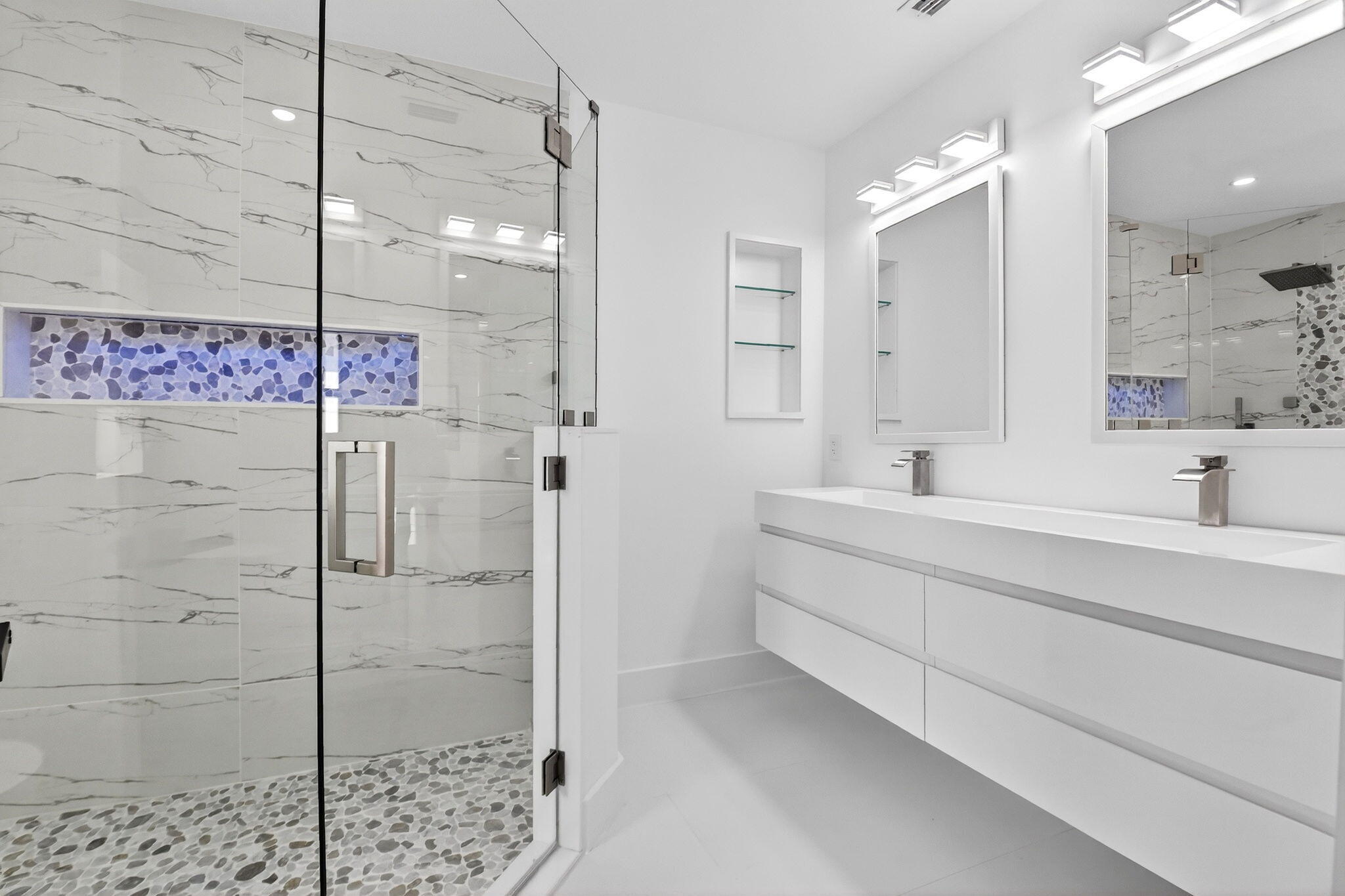 LAKE CLARKE ISLE 2 - Residential