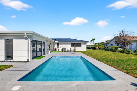 Tiny photo for 1410 Beta Court N, Lake Clarke Shores, FL 33406 (MLS # R11159869)