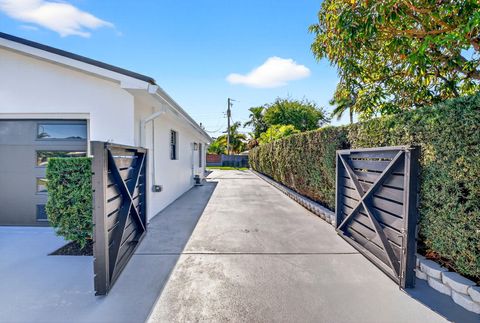 Tiny photo for 1410 Beta Court N, Lake Clarke Shores, FL 33406 (MLS # R11159869)