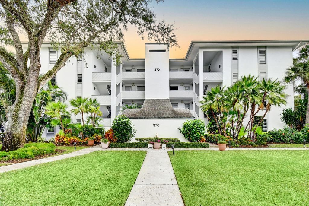 Photo of 370 NE Edgewater Drive #104, Stuart, FL 34996 (MLS # R10924765)