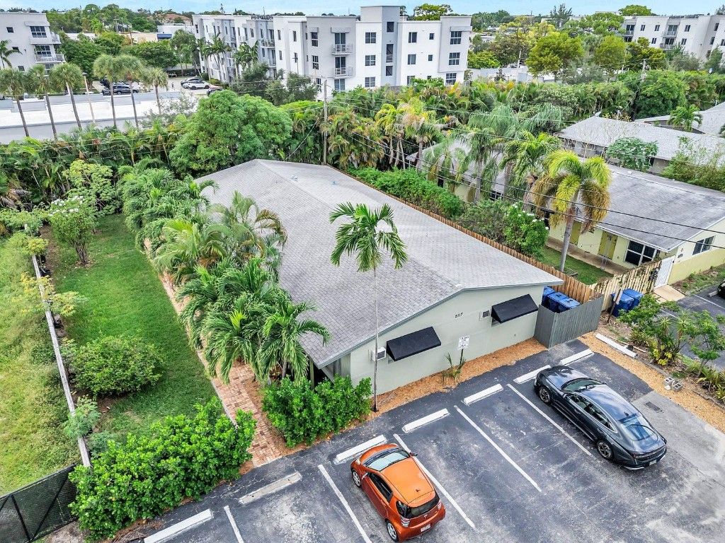 Photo of 2117 NE 14th Avenue, Fort Lauderdale, FL 33305 (MLS # F10535255)