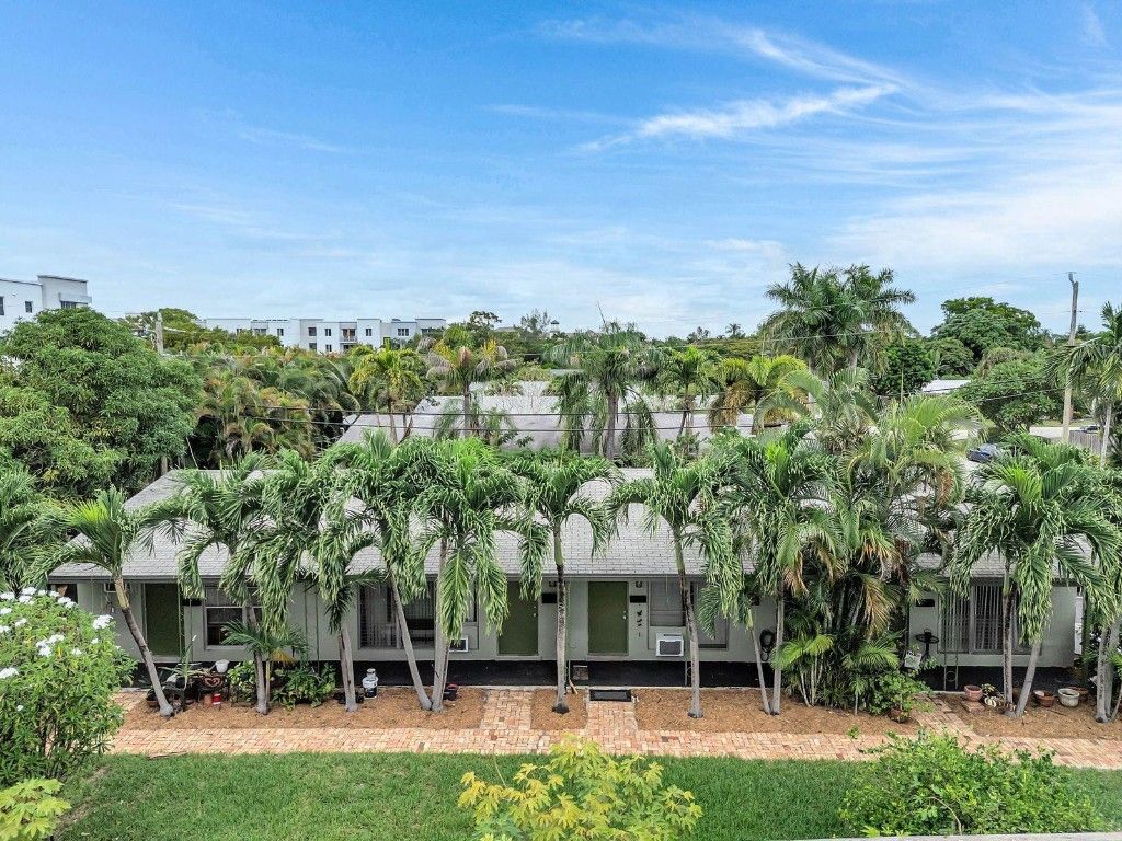 Photo of 2117 NE 14th Avenue, Fort Lauderdale, FL 33305 (MLS # F10535255)