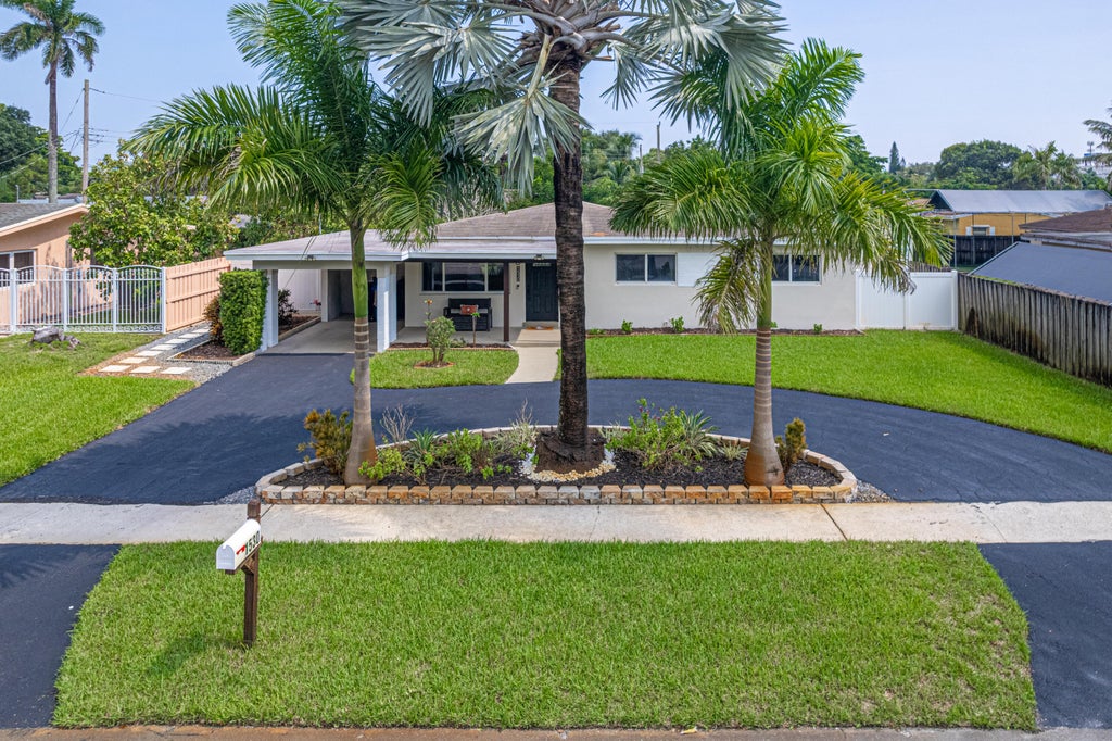 Photo of 1530 SW 25TH Avenue, Fort Lauderdale, FL 33312 (MLS # B26087046)