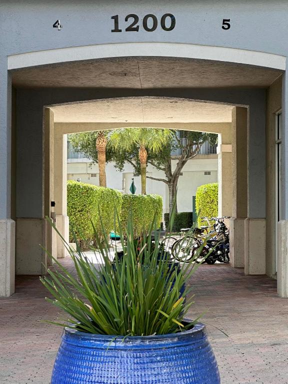 VILLAGE AT ABACOA CONDO - Residential Lease