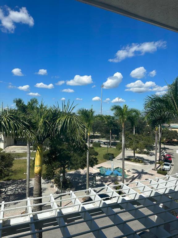 VILLAGE AT ABACOA CONDO - Residential Lease