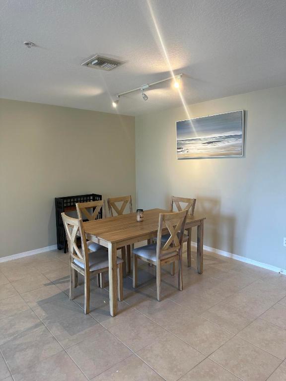 VILLAGE AT ABACOA CONDO - Residential Lease