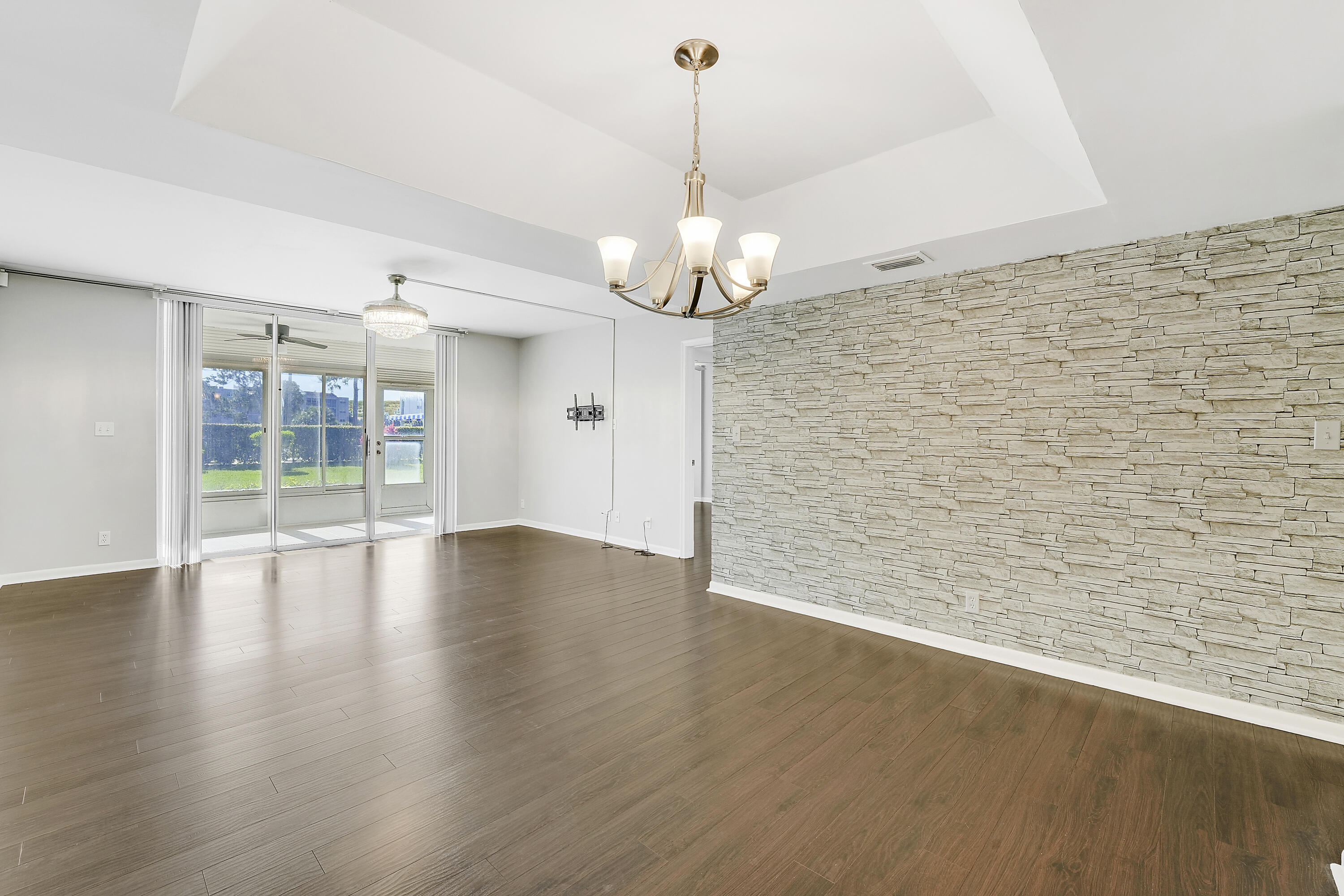 ESSEX AT POINCIANA CONDO - Residential Lease