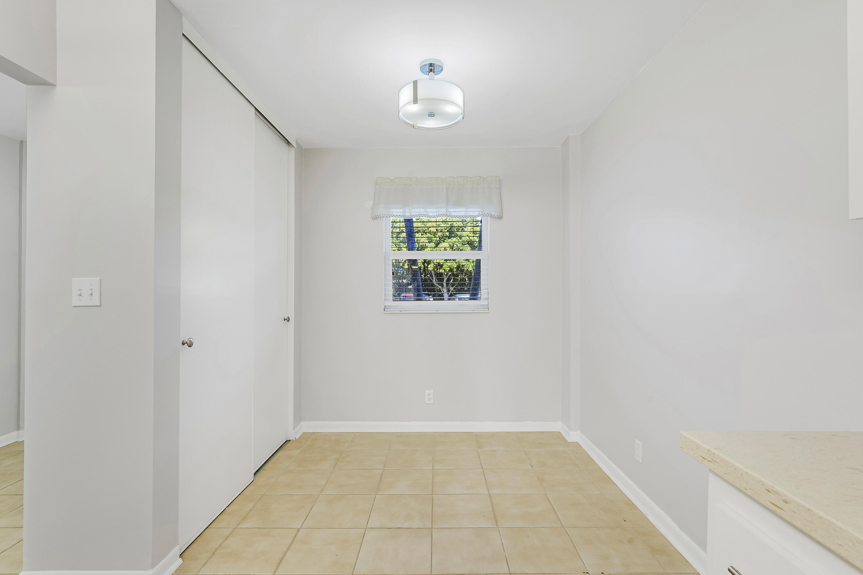 ESSEX AT POINCIANA CONDO - Residential Lease