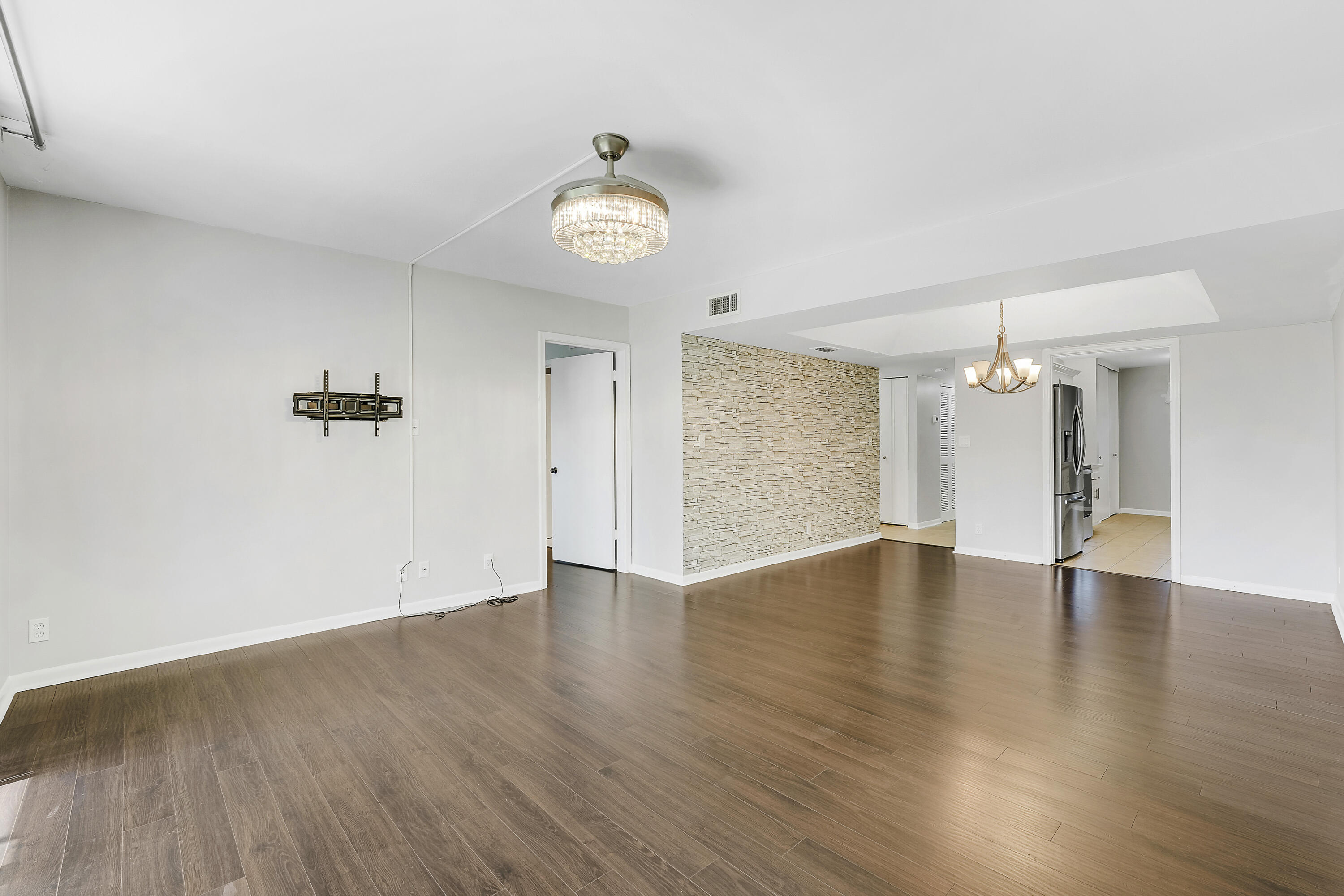 ESSEX AT POINCIANA CONDO - Residential Lease