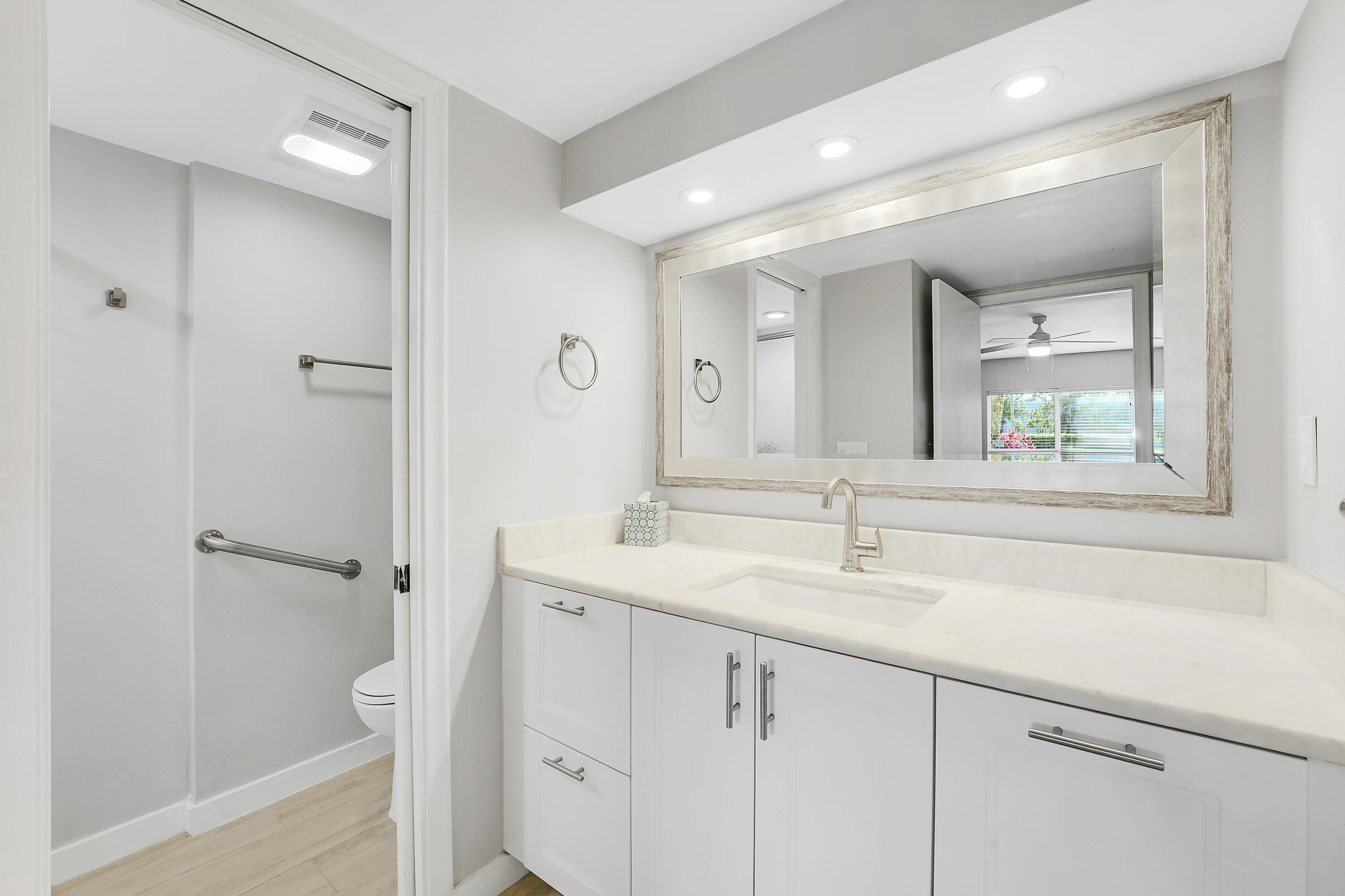 ESSEX AT POINCIANA CONDO - Residential Lease