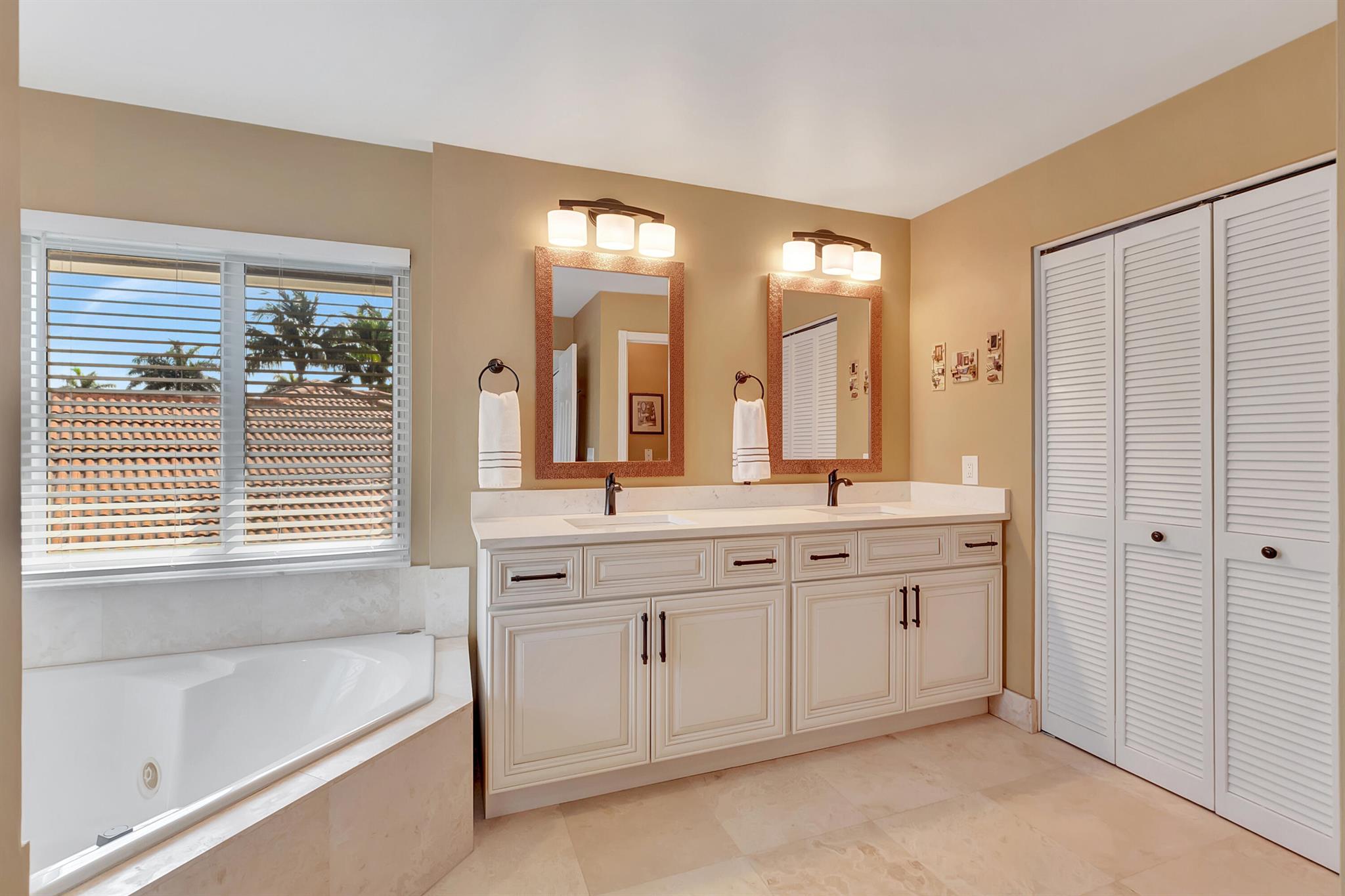 BOCA ISLES NORTH/ BOCA ISLES - Residential