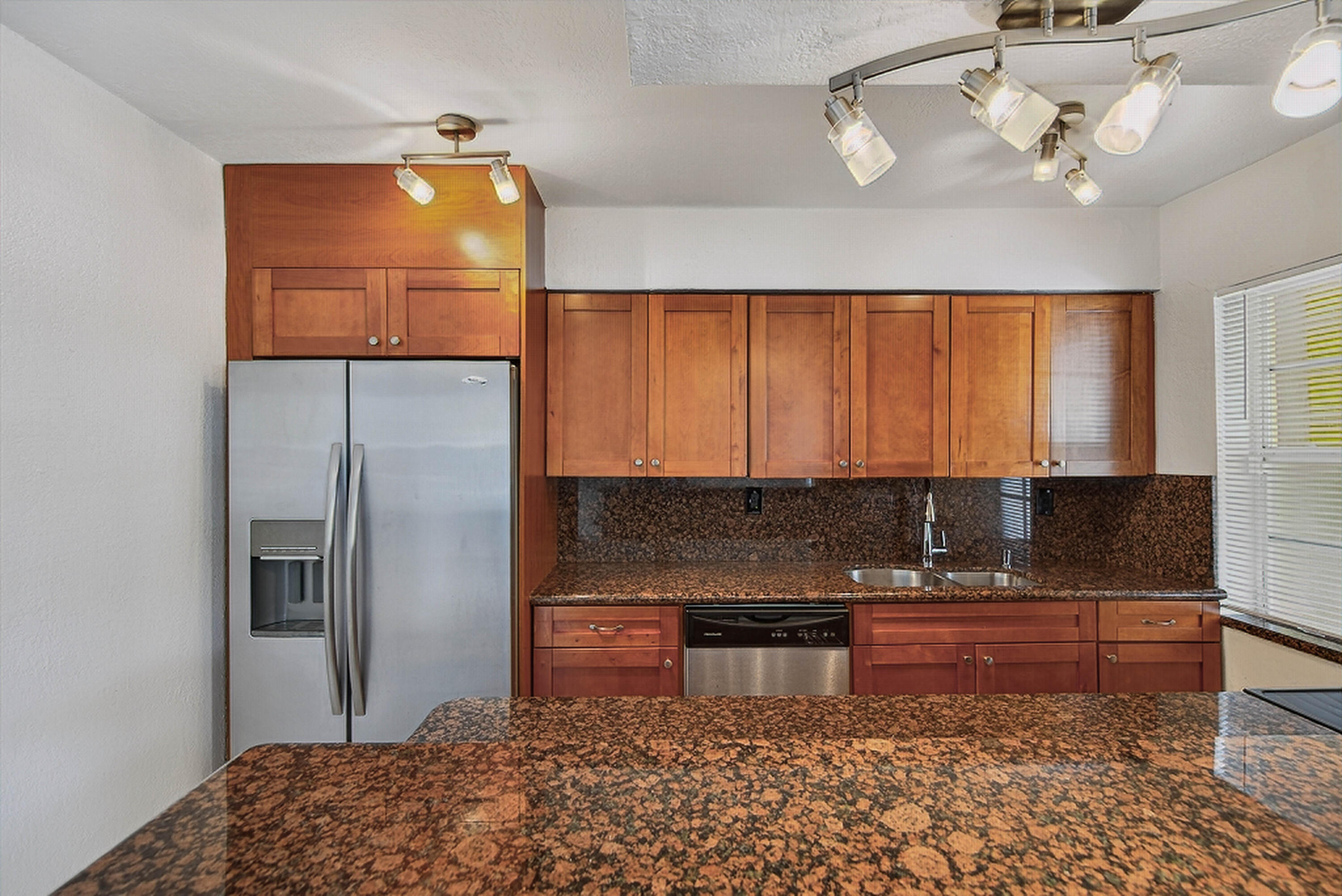 WILTON LAKE CONDOMINIUM - Residential Lease