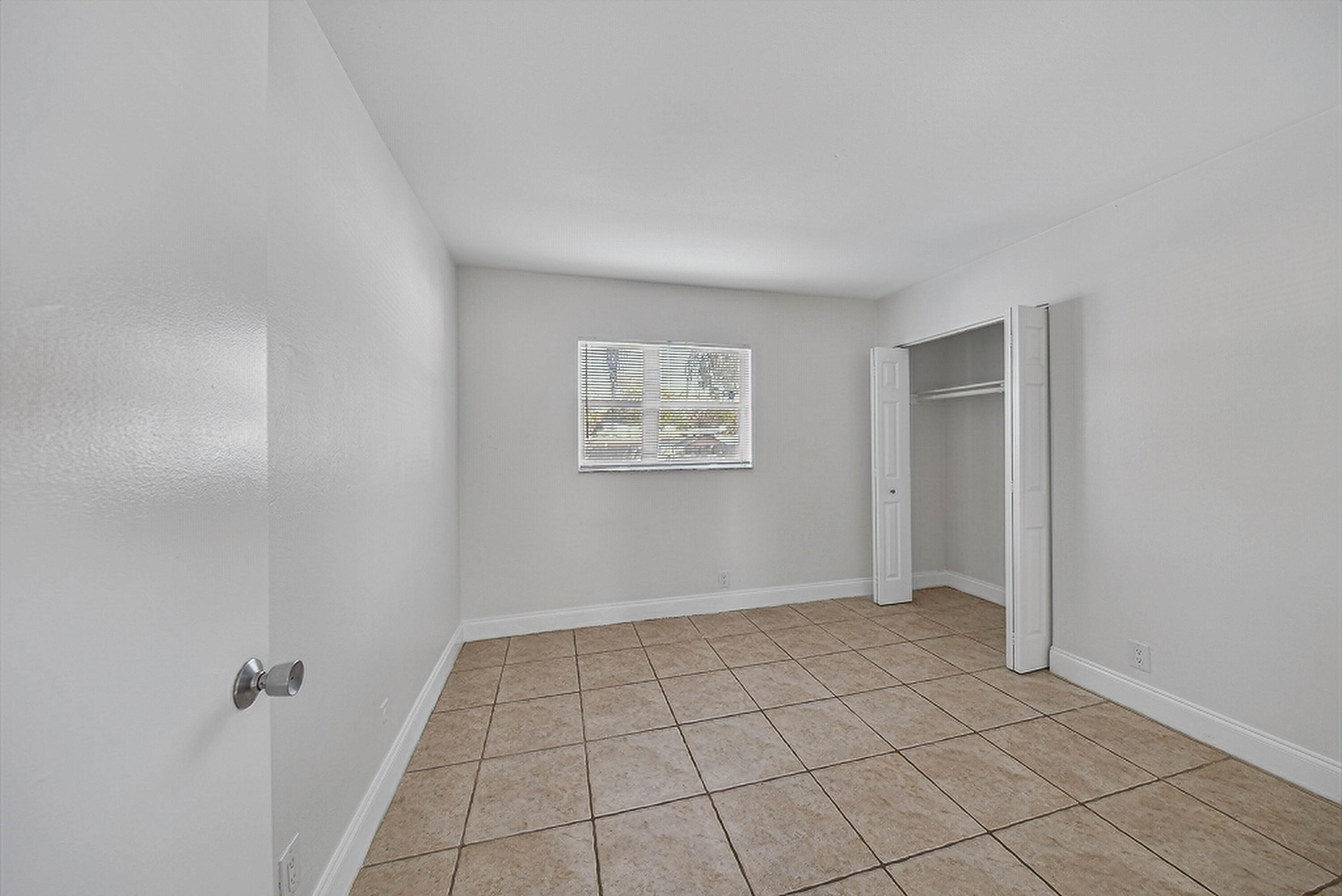 WILTON LAKE CONDOMINIUM - Residential Lease
