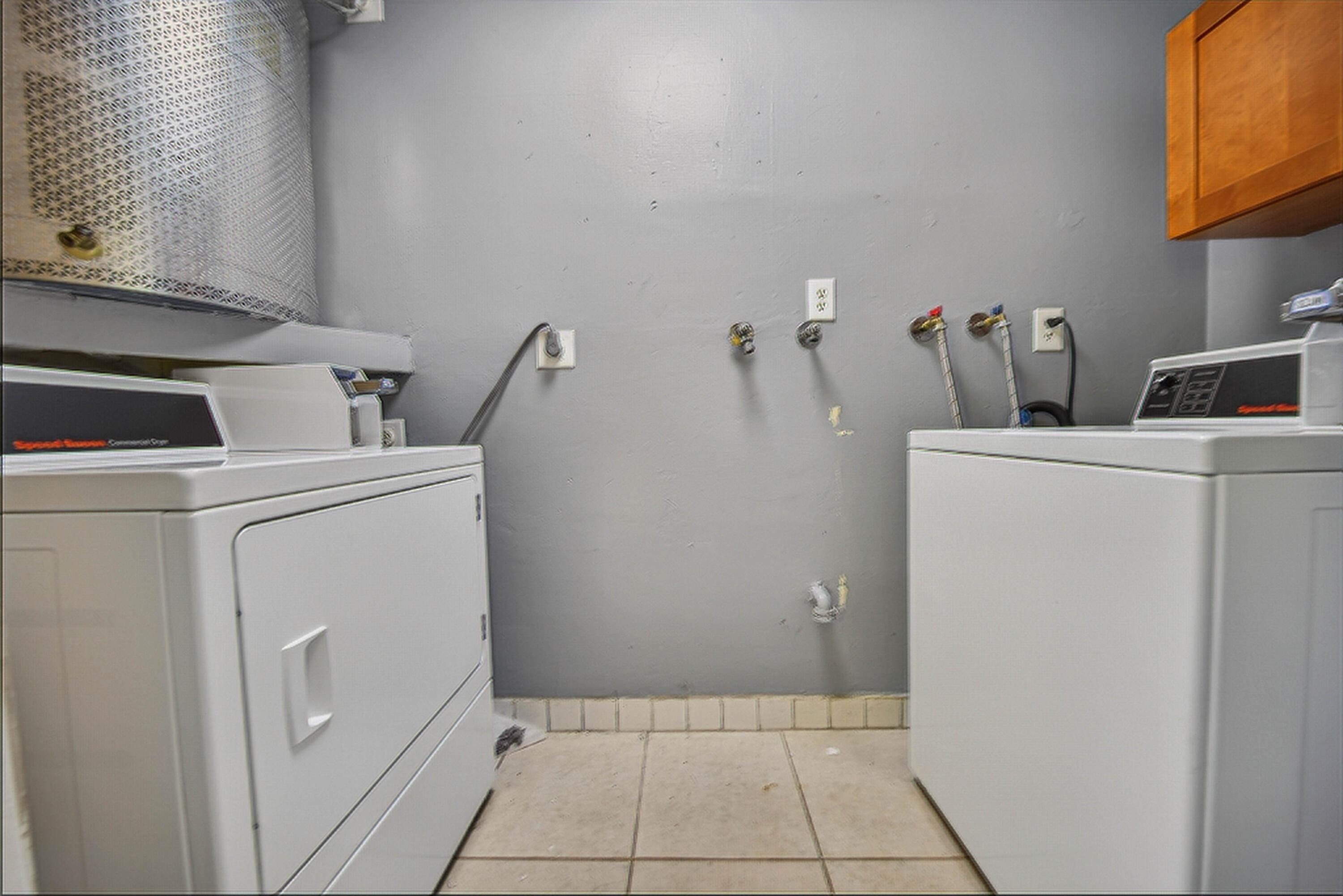 WILTON LAKE CONDOMINIUM - Residential Lease