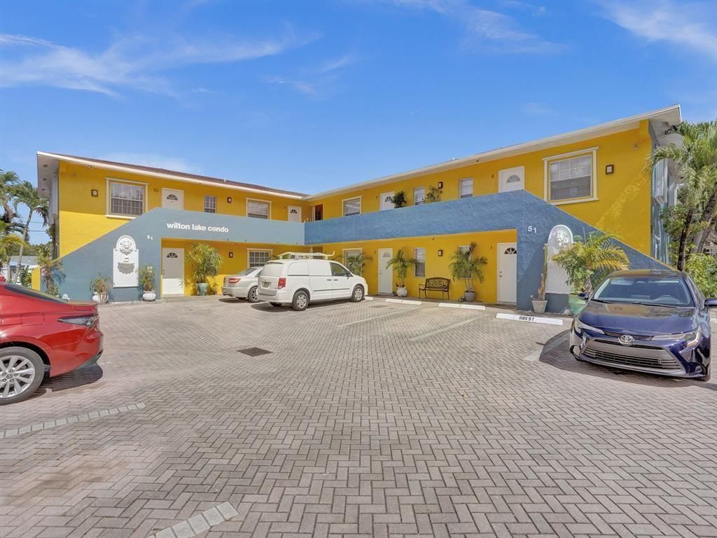 Photo of 51 NE 24th Street #4, Wilton Manors, FL 33305 (MLS # B26026074)